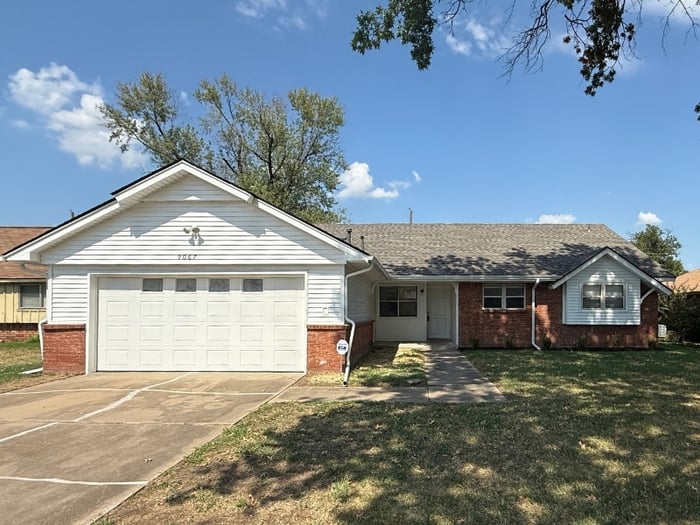 9067 East 33rd Street, Tulsa